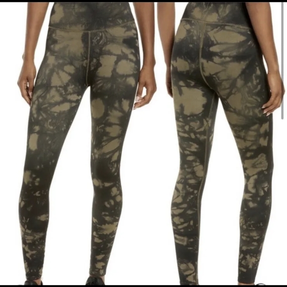 Good American Tie Dye Seamless Leggings in Agave Size 1/2 - Picture 2 of 9